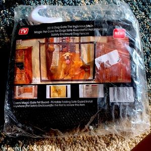 Mesh Magic Dog Gate